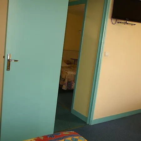 Hotel La Boule D'or 2*